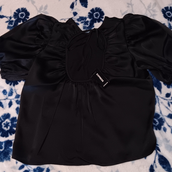 Top - Picture 2 of 3